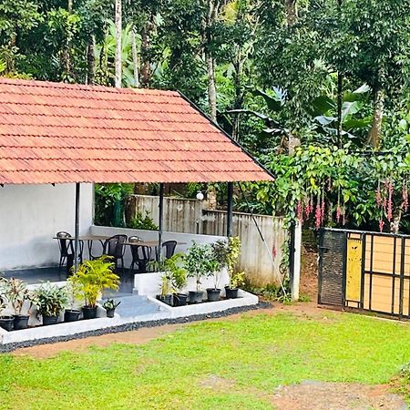 Partho Home Stay Padinjarathara Екстериор снимка